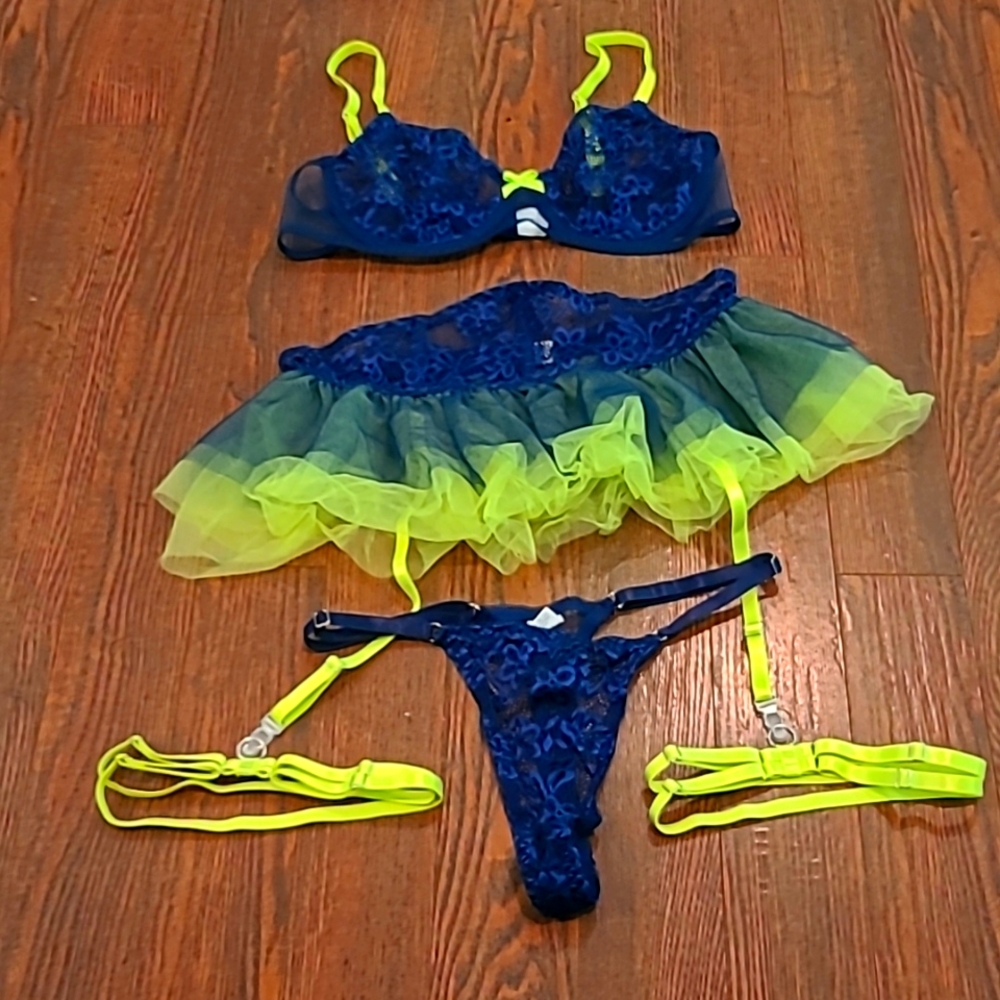 Lingerie outfit large